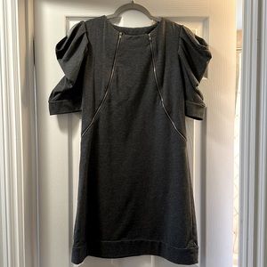 Mystree Gray Cold Shoulder Short Sleeve Dress Size: Medium